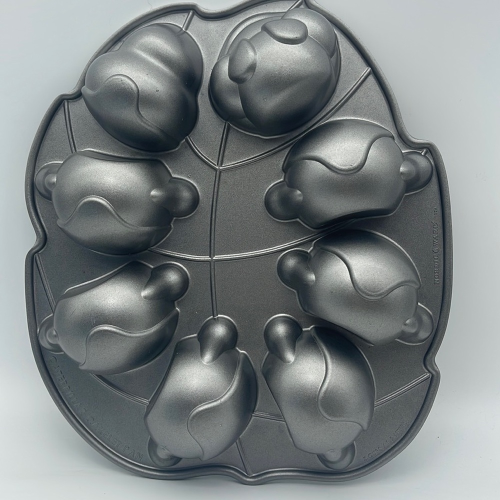 Nordic Ware Caterpillar Cakelet Pan 5 Cups Parties Bakeware